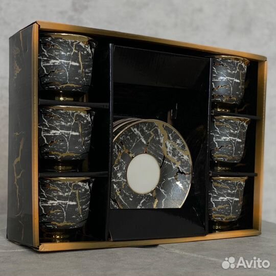 Набор посуды чашки с блюдцами