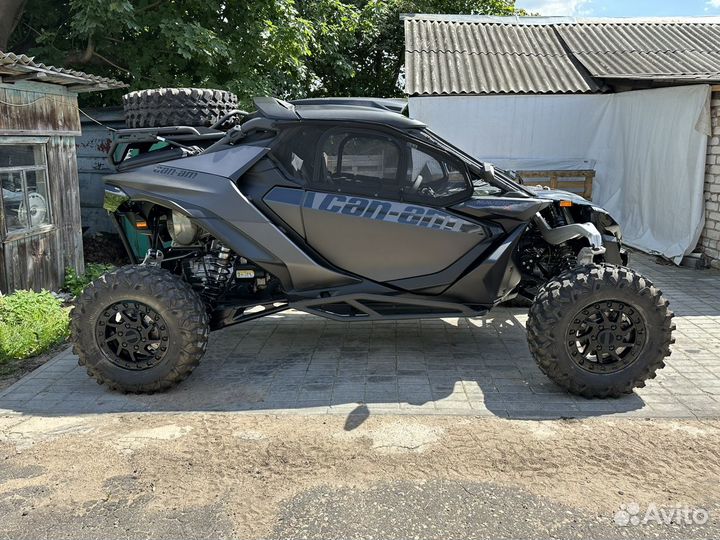 BRP Can-Am Maverick R X RS