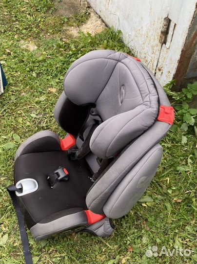 Кресло для ребенка в машину