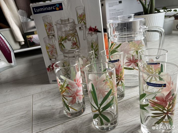 Графин со стаканами