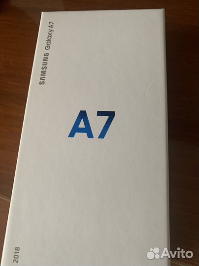 Коробки от телефонов с наушниками