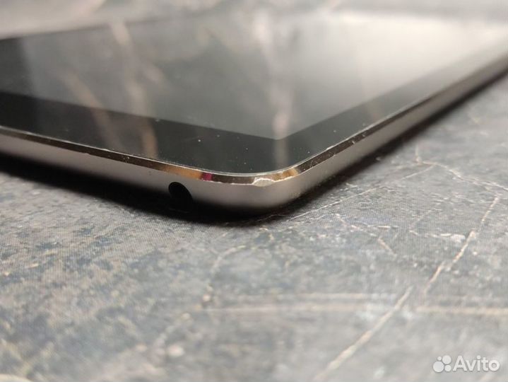 Планшет Apple iPad Air Wi-Fi MD785RU/A 9.7, 1/16GB