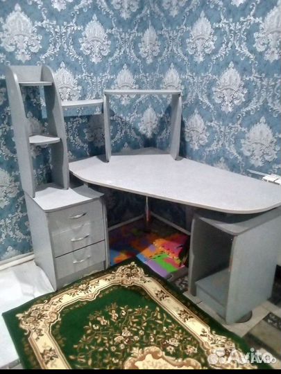 Компьютерный стол