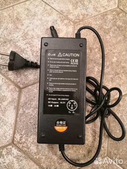 Зарядное устройство 42.2V 2A