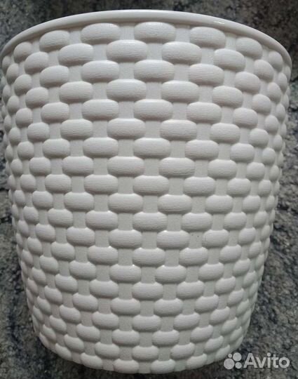 Пластмассовые цветочные горшки с поддоном