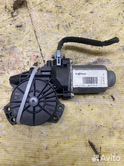 Мотор стеклоподъемника передний правый Kia
