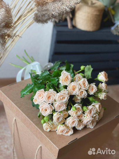 Букет из кустовой розы премиум