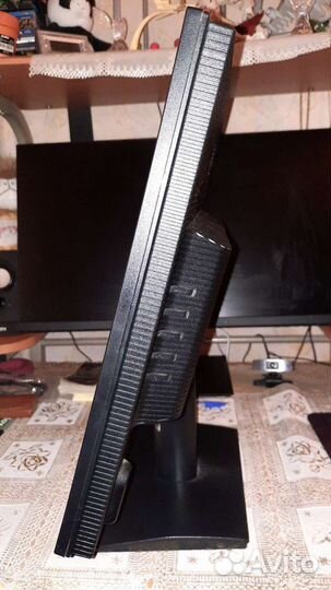 Монитор LG 19