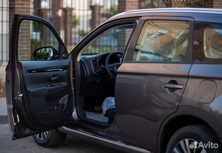 Mitsubishi Outlander 2.0 CVT, 2022, 56 км