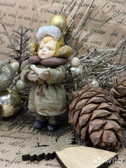 Ватная елочная игрушка «Мальчик с птичкой»