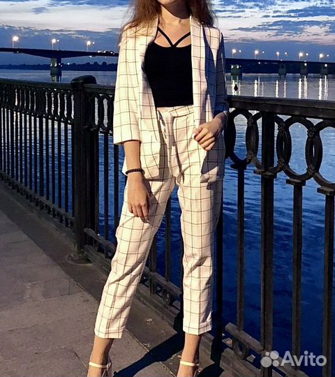 Костюм брючный