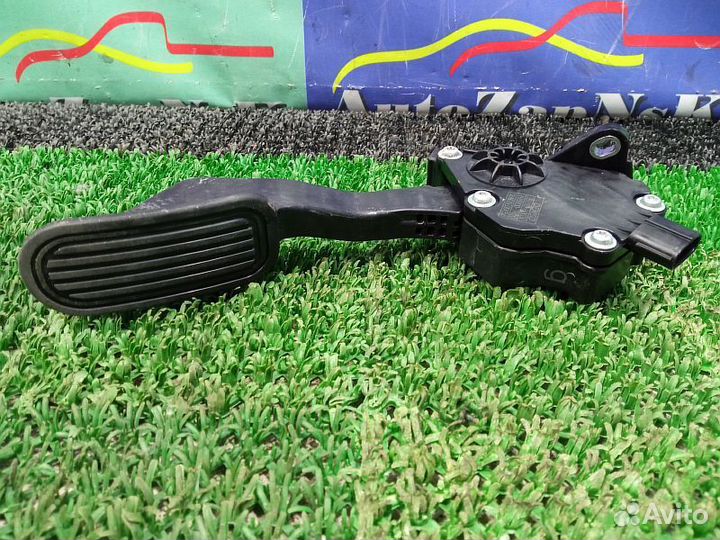 Педаль газа Toyota Land Cruiser Prado