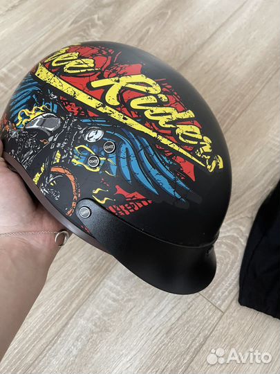 Фирменная каска helmets