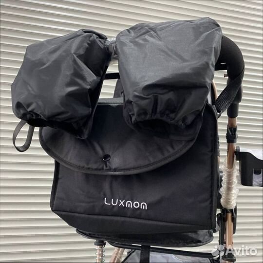 Прогулочная коляска Luxmom