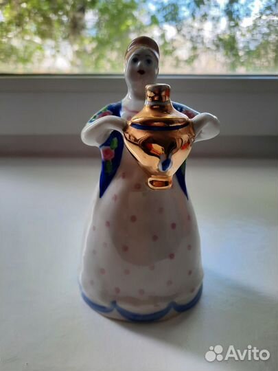 Девушка с самоваром Дулево