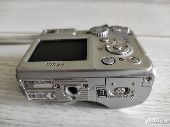 Фотоаппараты nikon Coolpix 7600 и S3100