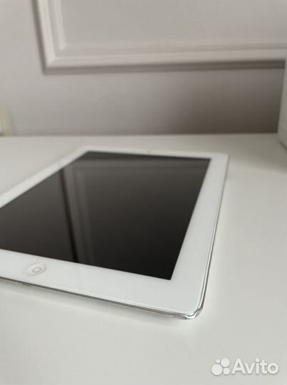 Планшет Apple iPad 4 16Gb Wi-Fi + Cellular MD525RS