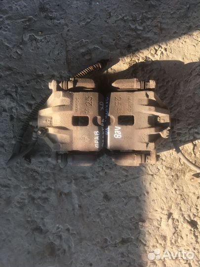 Передний правый тормозной суппорт Элантра 3 XD