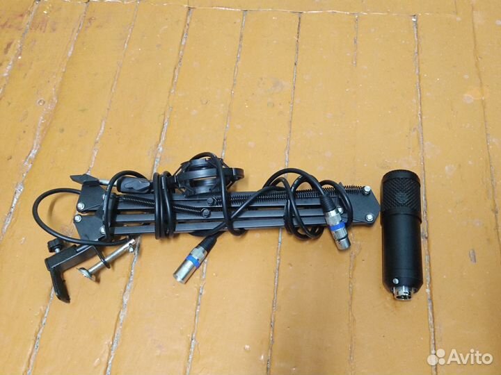 Аудиокарта Behringer umc22 + Микрофон BM-800