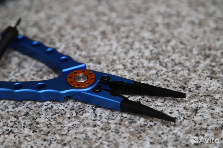 Рыболовные плоскогубцы