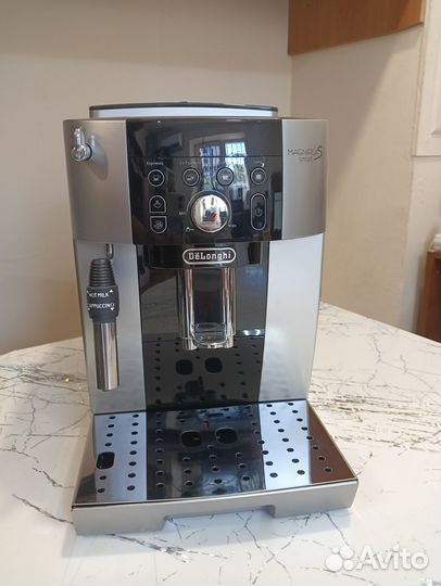 Кофемашина DeLonghi ecam 250.23.SB