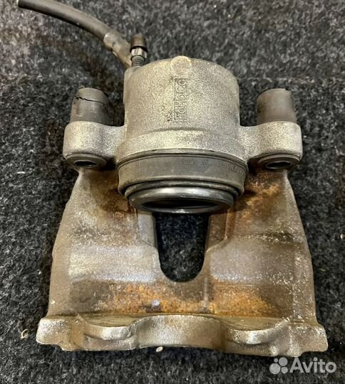 Суппорт передний левый ford focus 2