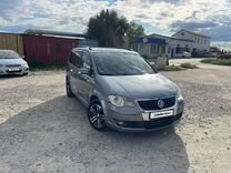 Volkswagen Touran 2.0 AMT, 2008, 170 000 км, с пробегом, цена 700 000 руб.