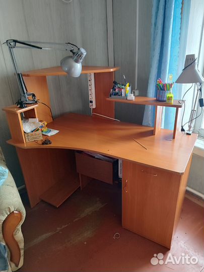 Компьютерный стол