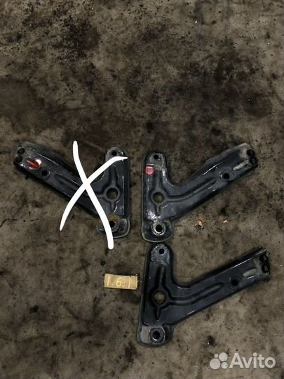 Кронштейн подрамника jeep wk2 grand cherokee