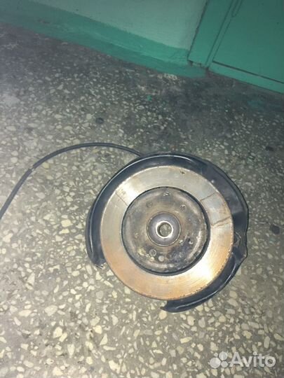 Цапфа задняя правая W203