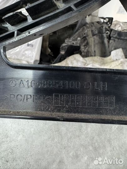 Крепление бампера левое Мерседес x166 gls