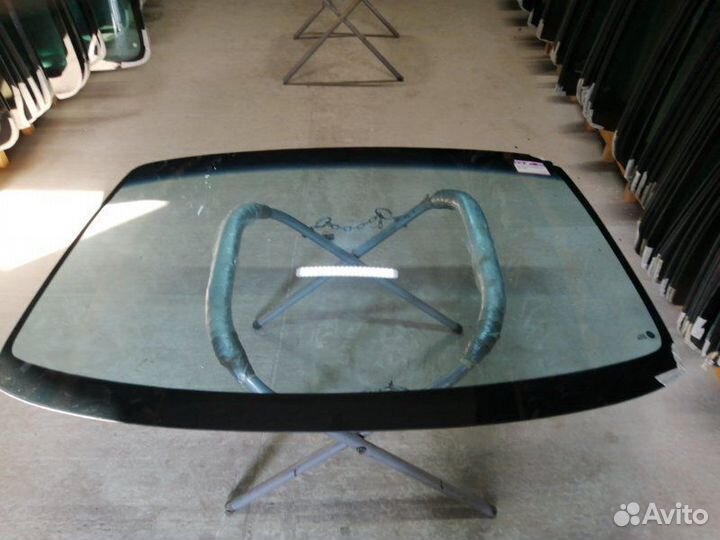 Лобовое стекло Hyundai H1 Starex