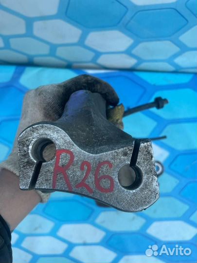 Кулак поворотный передний правый 8K0407254AB