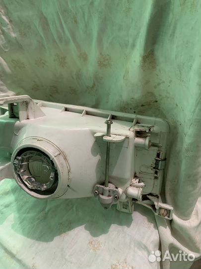 Правая передняя фара Toyota Sprinter Carib