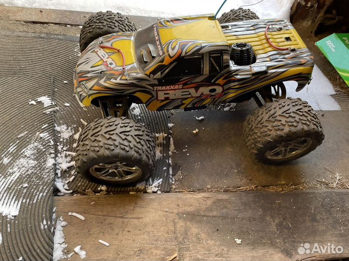 Радио управляемая модель автомобиля Revo 3/3