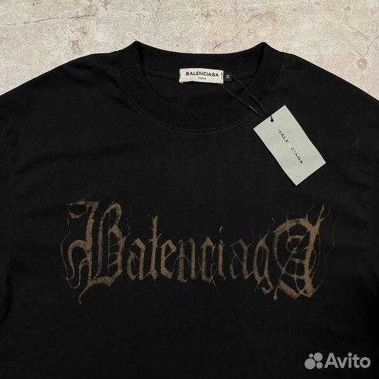 Футболка Balenciaga