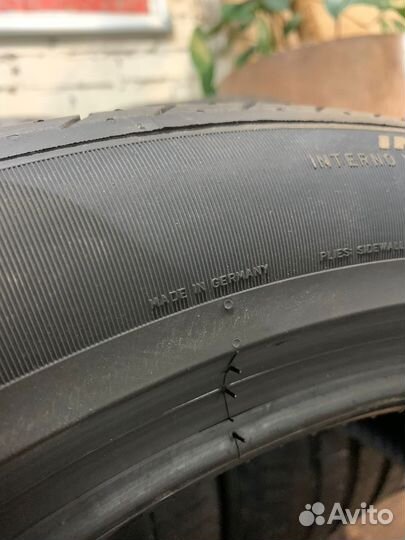 Pirelli P Zero 315/35 R21 и 285/40 R21 111Y
