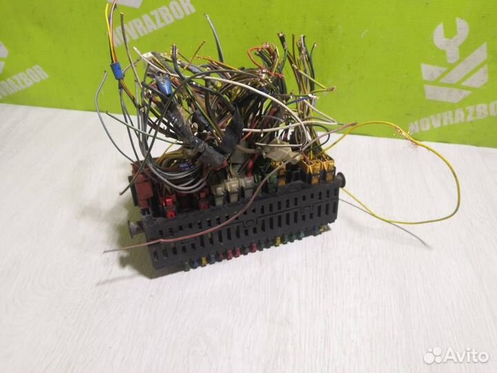 Блок предохранителей Фольксваген Гольф 3 Венто