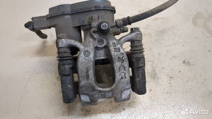 Суппорт Peugeot 208, 2022