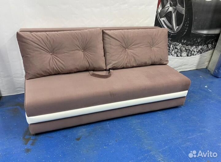 Диван без подлокотников