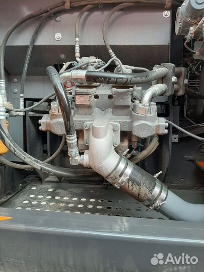 Гусеничный экскаватор Hitachi ZX240-5G, 2022