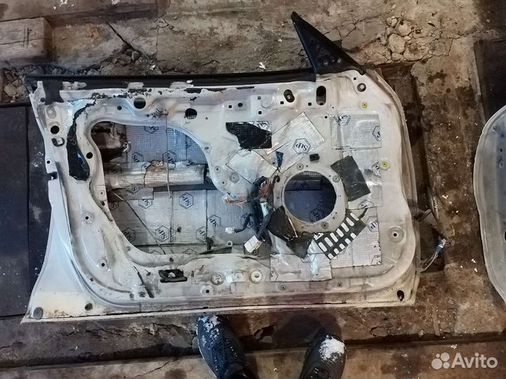 Передняя дверь Toyota Mark 2