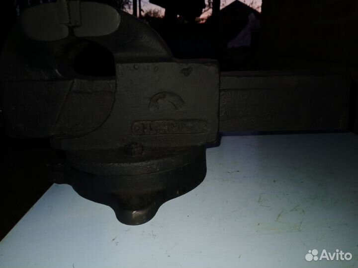 Тиски слесарные СССР 14 см, 12 см