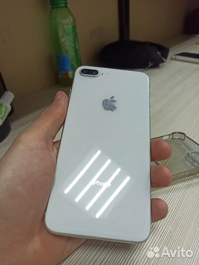 iPhone 8 Plus, 64 ГБ