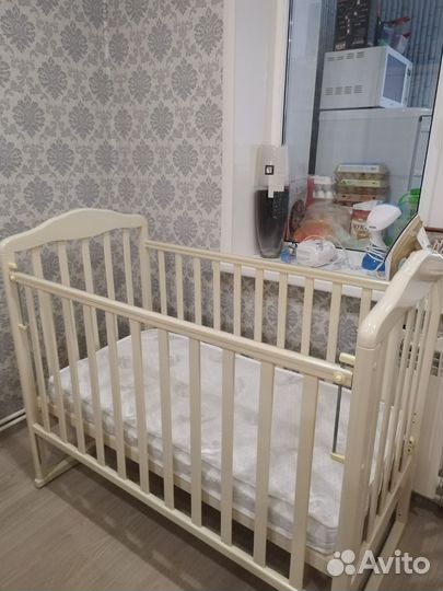 Детская кроватка