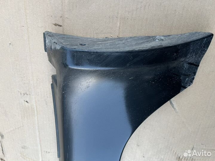 Порог пластиковый правый Nissan Primera P12