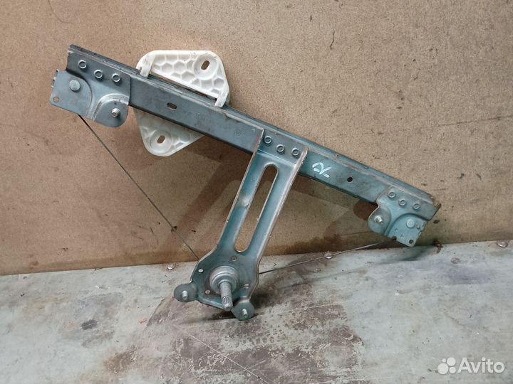 Стеклоподъёмник задний правый Renault Logan