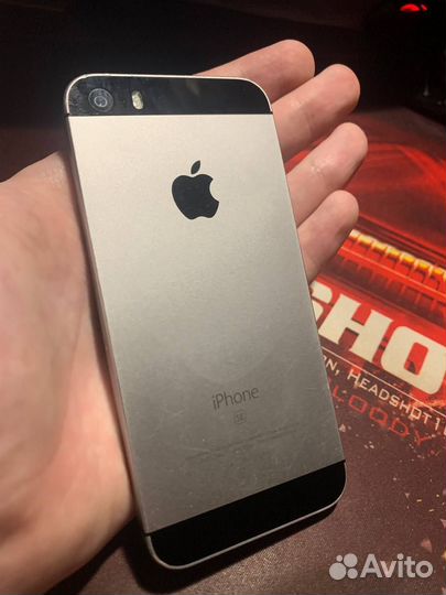 iPhone SE(2016) black