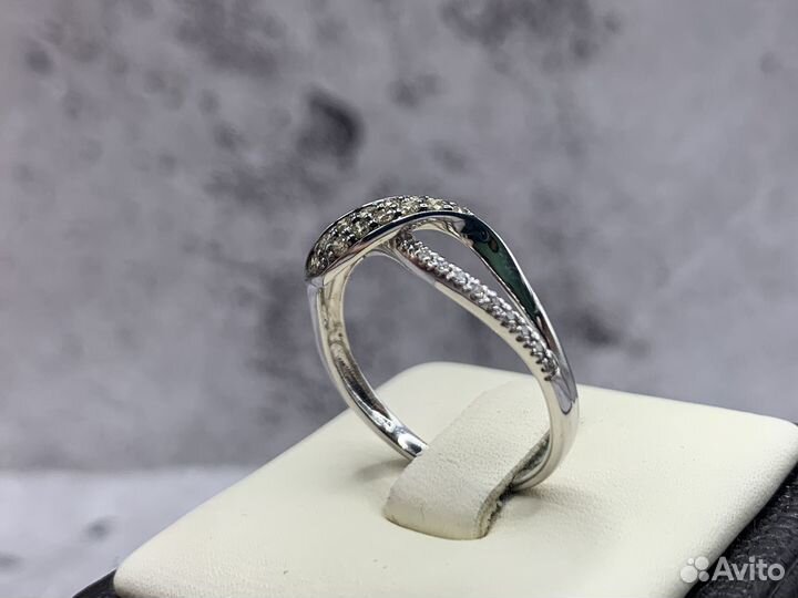 Золотое кольцо с бриллиантами