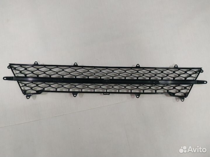 Решетка переднего бампера нижняя LADA Vesta